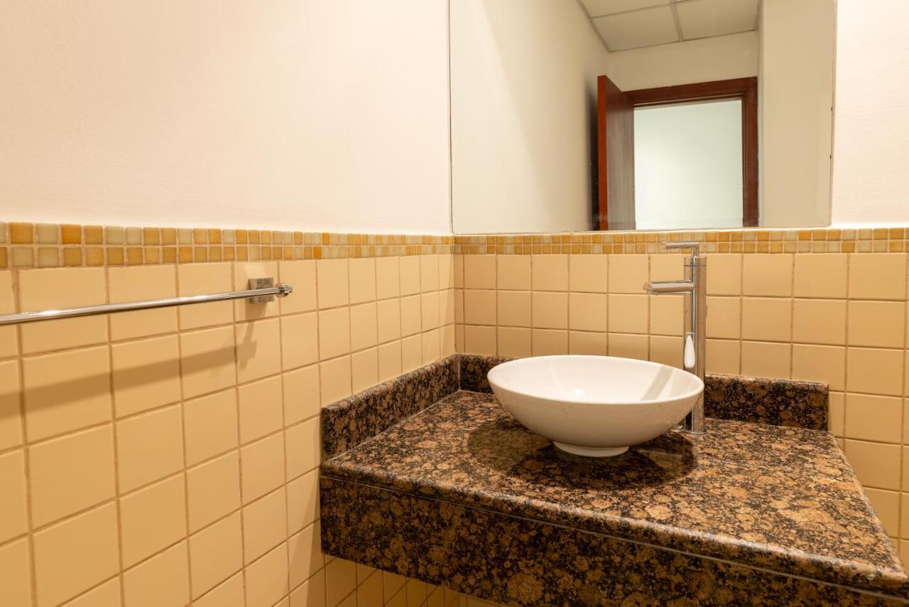 Travel Hub Premium Hostel Dubai Luaran gambar